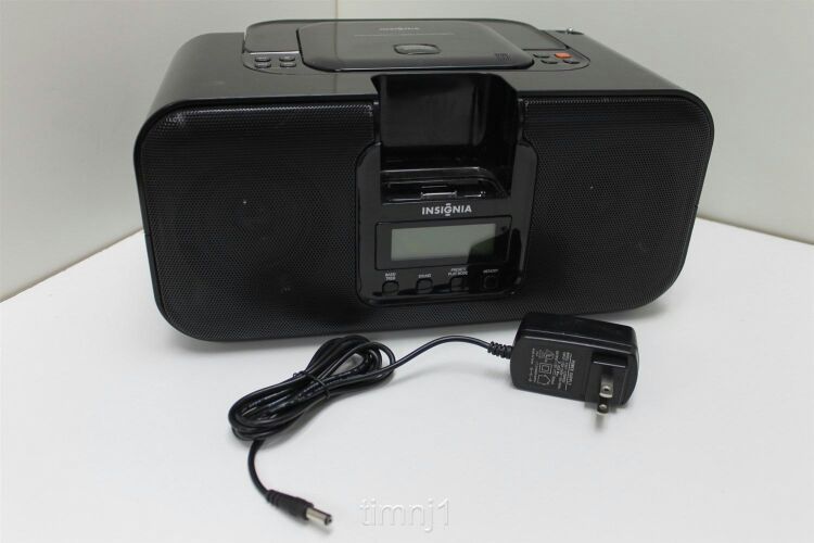 Insignia iPod/CD/ AM/ FM PLL tuning radio boombox