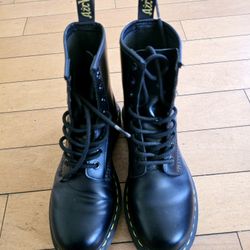 Dr Martens Size 7