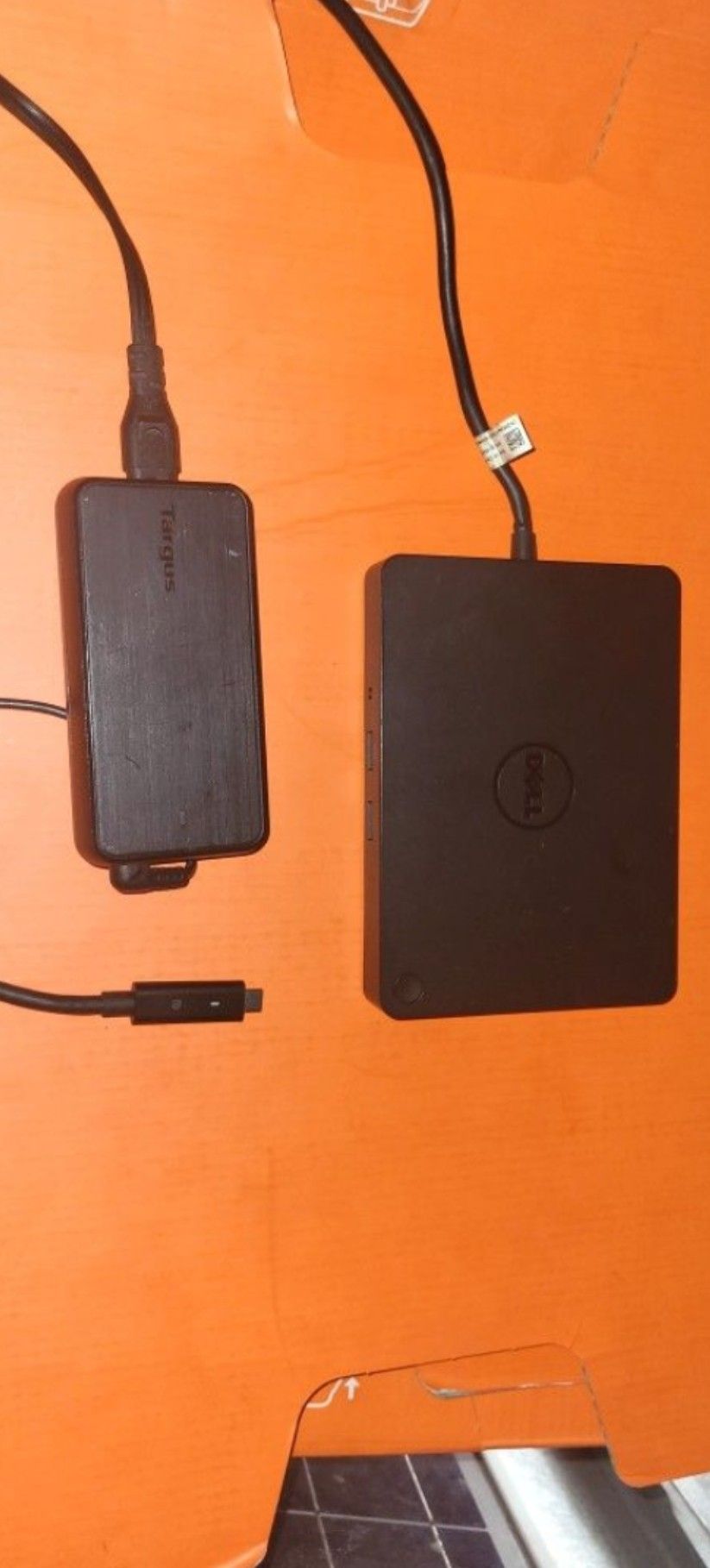 Dell WD15 USB-C / Thunderbolt 3 Docking Station + 180W Power Adapter - Works Great