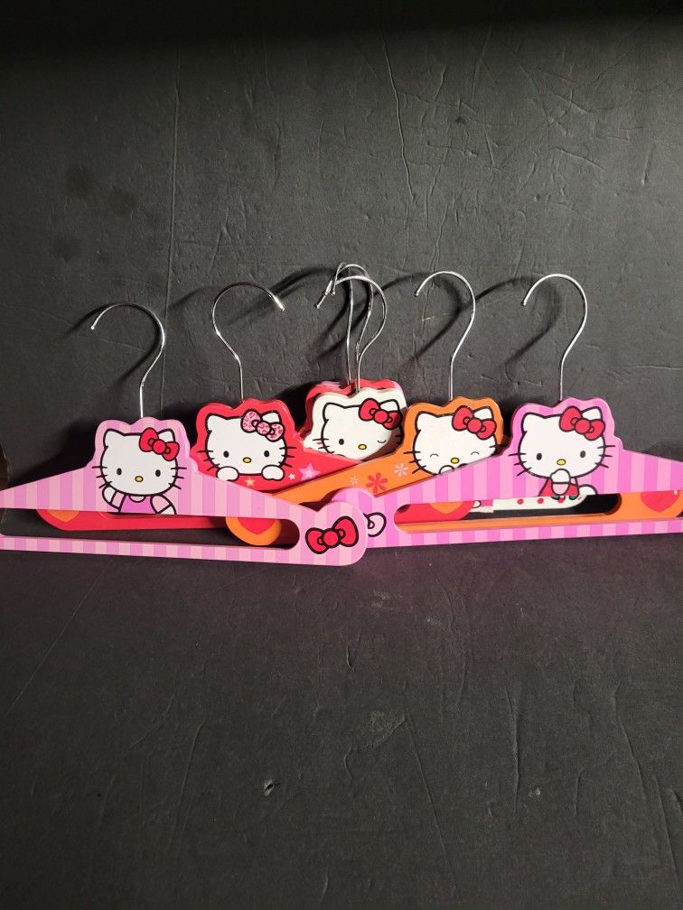 7 New Hello Kitty Hangers