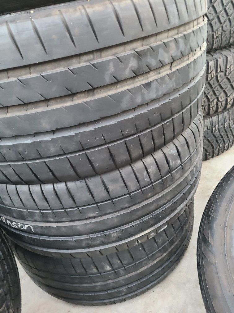 4. 255/40/21. Michelin