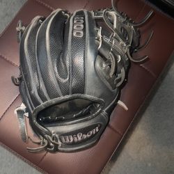 Wilson A2000