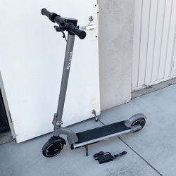 New $165 5th Wheel M1 Electric Foldable Scooter 13.7 Miles Range, 15.5 MPH, 500W Peak Motor, 8” Inner-Support Tires 