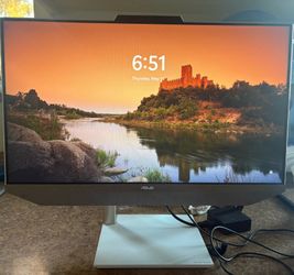 All-in-one ASUS Desktop White Monitor 23.8”