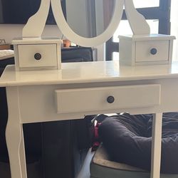 Vanity table 