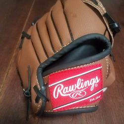 Baseball Glove Ages 5-7 Rawlings https://offerup.com/redirect/?o=QnJhbmQubmk=