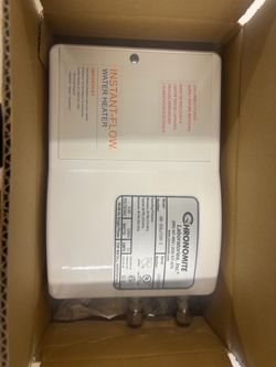 Small compact water heater