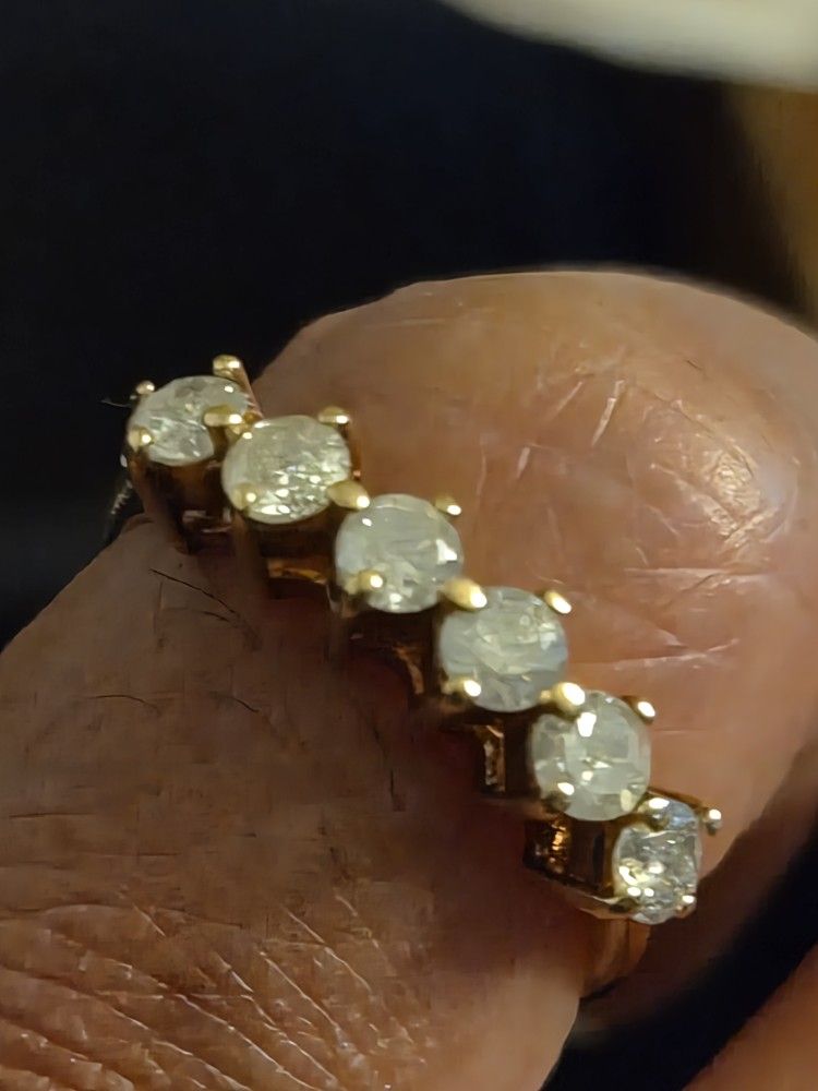 Diamond And Gold Band Ring 6 Diamonds