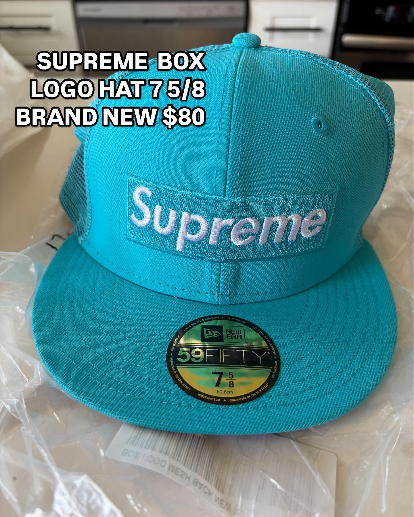 BRAND NEW BOX LOGO SUPREME HAT