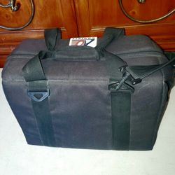 AO Soft Sided Canvas Cooler In Excellent Condition