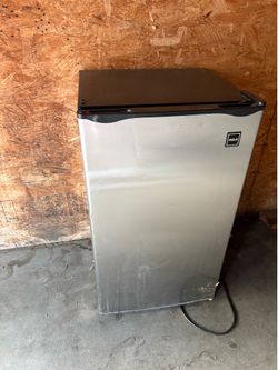 Mini fridge