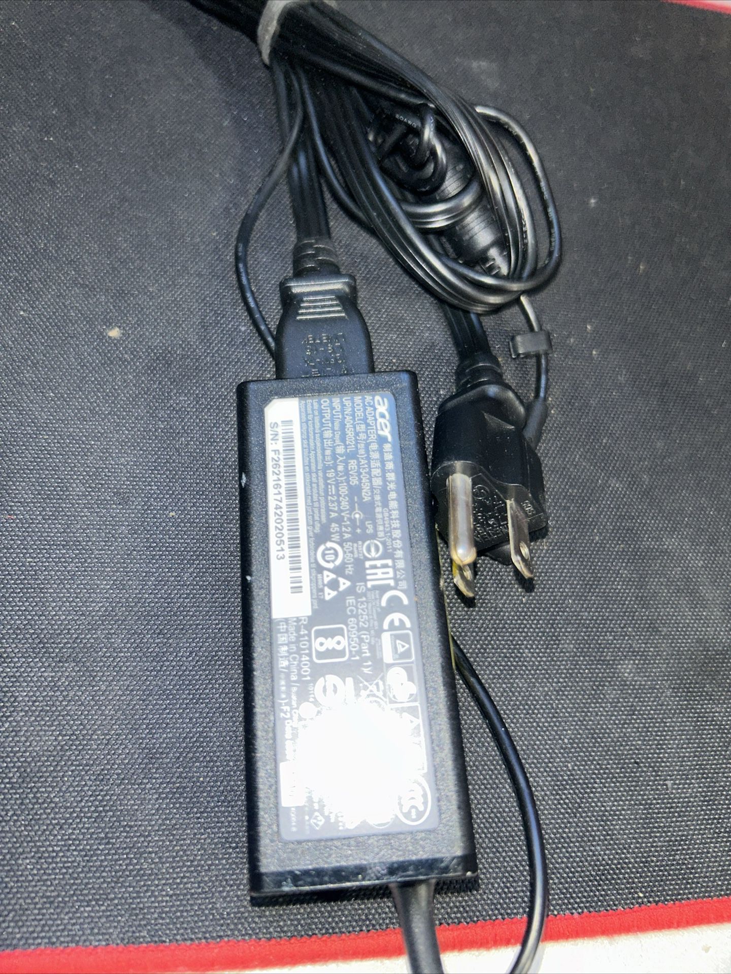 Acer A13-045N2A 45W AC Adapter Charger (3mm, For C720, C740) Used