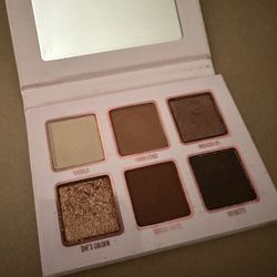 Kylie, Jenner Eyeshadow Palette!