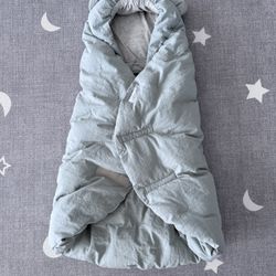 Brand new Open Box 7 A.M. infant Stroller/ Bassinet/ Car Seat Warp For Winter