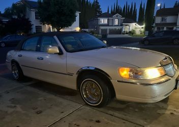 98 Lincoln town car