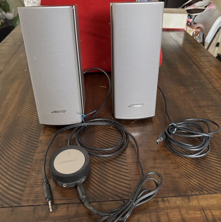 BOSE Companion 20 Bose® Companion® 20 multimedia speaker system at