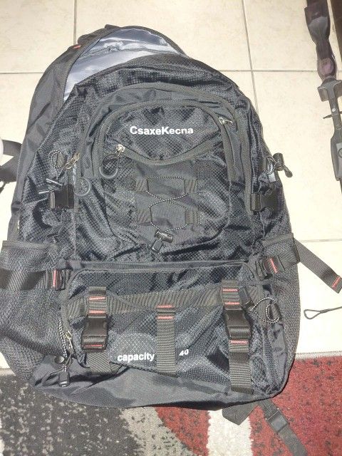 CsaxeKecna backpack
