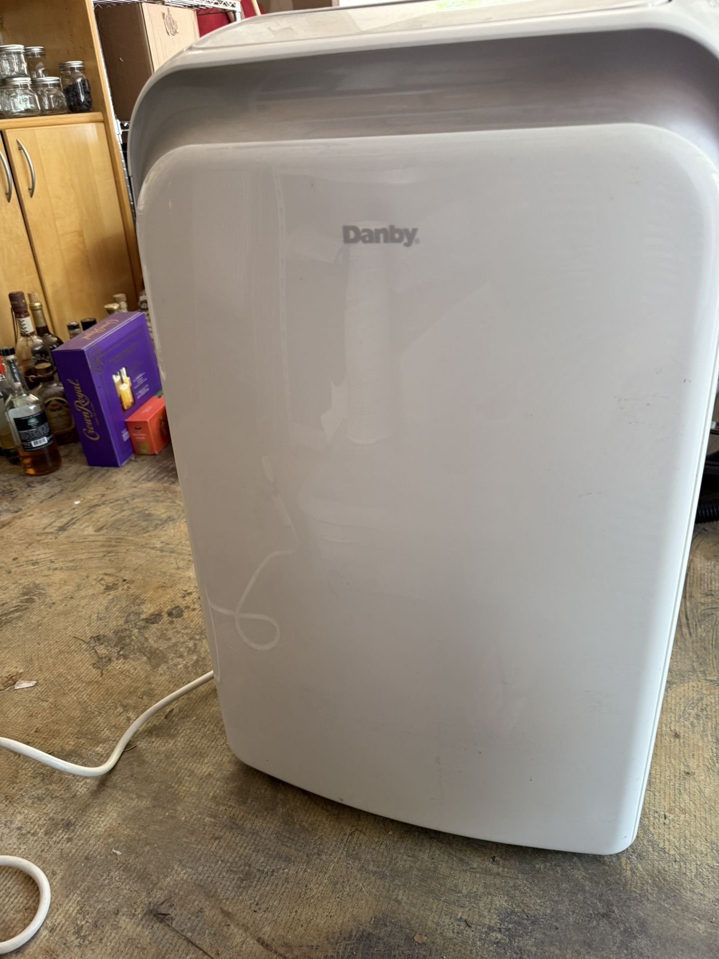 Portable A\C $175 or Best Offer display picture 2
