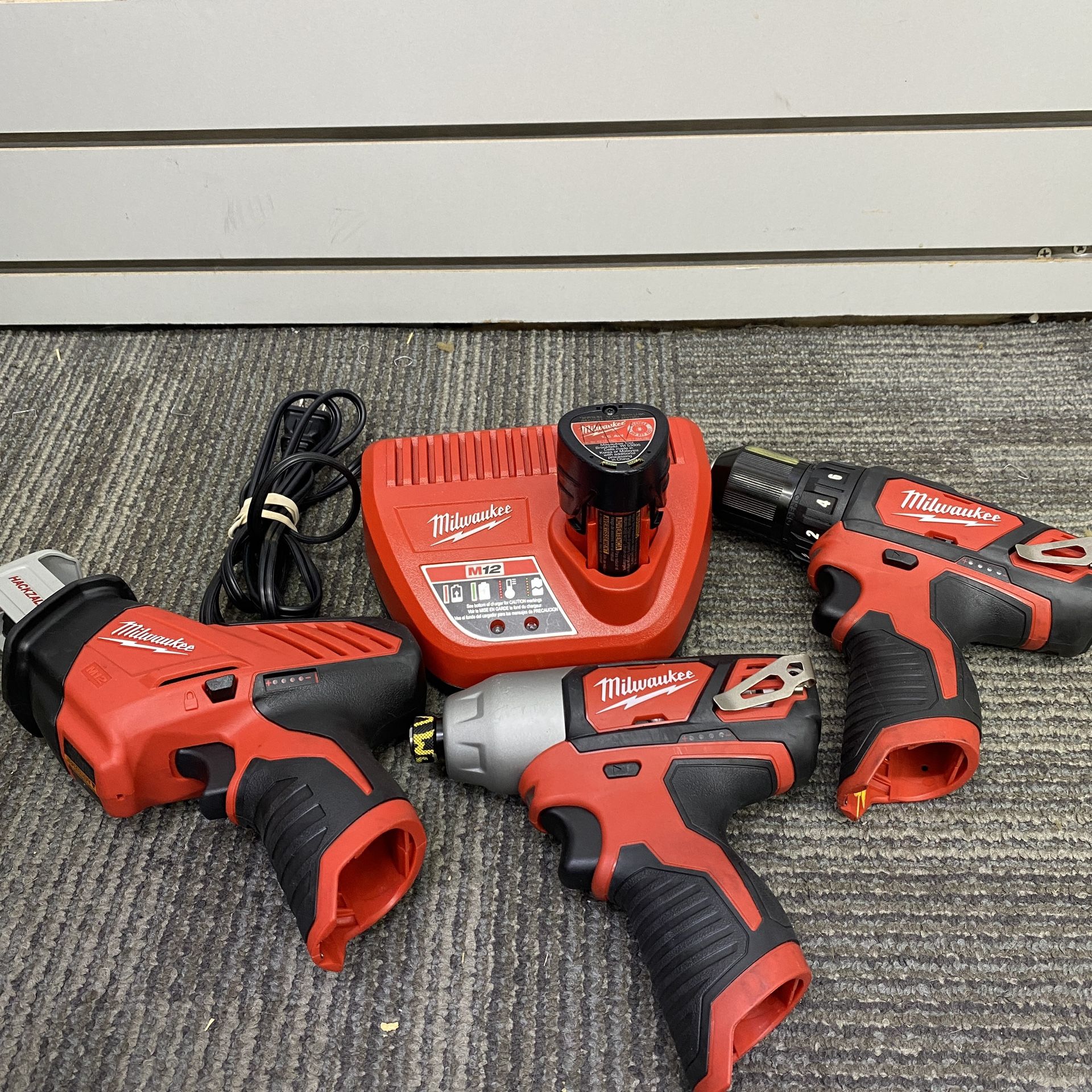 Milwaukee 3 Piece Drill Set 