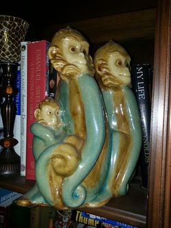 Monkey statu