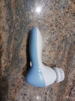 Clsevxy Facial Cleansing System (3 Brush Heads)