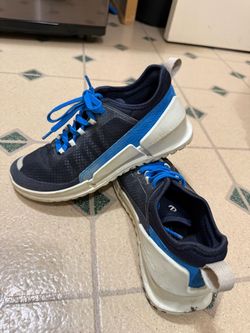 Ecco big kids shoe EU 33 US 1.5-2