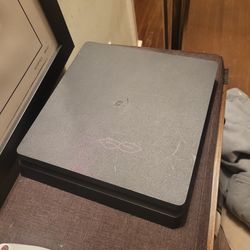 ps4 used with controllers and no cables