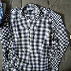 Gap long sleeve button up size Medium