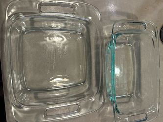 Pyrex glass bakeware