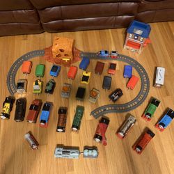 Lot of Thomas Limited Mattel the Experimental Engine Motorized Train w Road. (C4