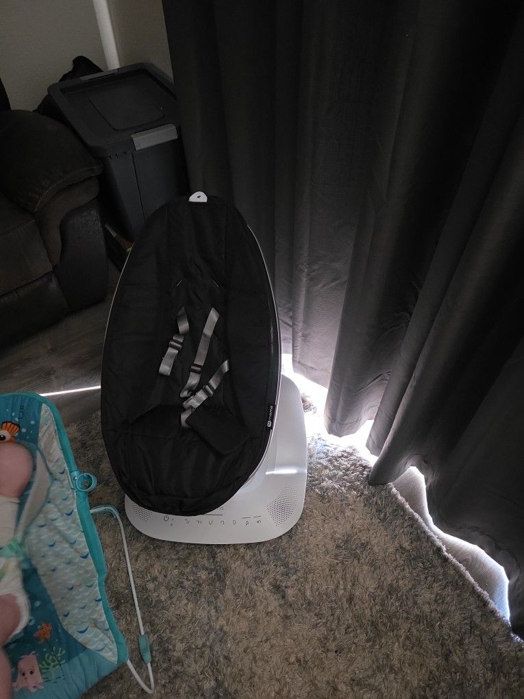 4Moms Mamaroo Multi-motion Swing Smart Connectivity