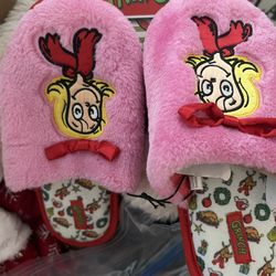 Brand New Beautiful Pair Of Grinch Slippers Size 2-3