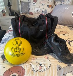 2000 Tweety Bird Bowling Ball 10 Lbs W/Brunswick Bag & Dexter Ricky II Shoes 7.5M