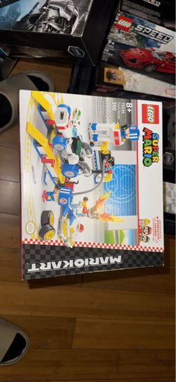 LEGO Super Mario Kart Toad's Garage Building Toy 72035
