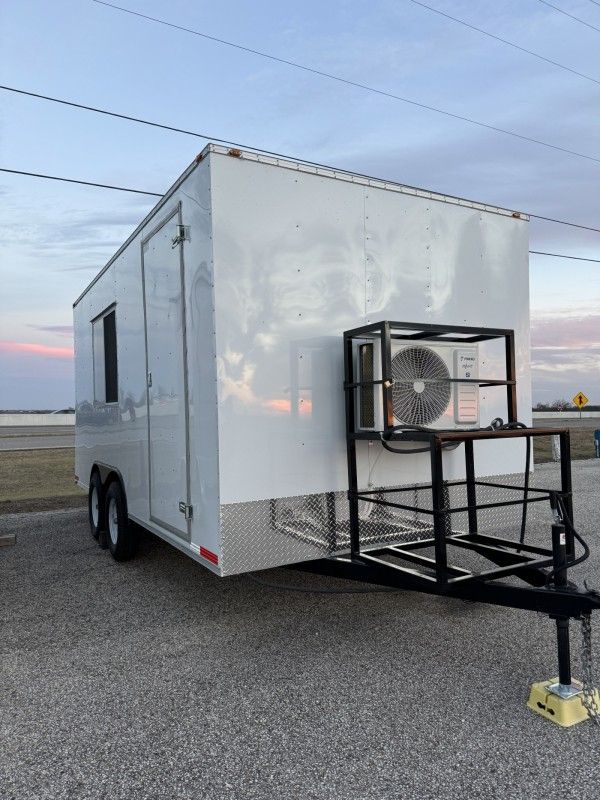 8X16 MOBILE OFFICE TRAILER