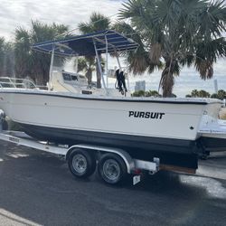 Pursuit 26.5 Evinrude 300 Horse Power Center console 