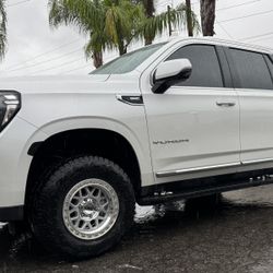 Kmc Grs 549 Machine 17x8.5 6x139.7 +0 Offset With Toyo R/T 285/70R17 Tires 🔥🔥🔥