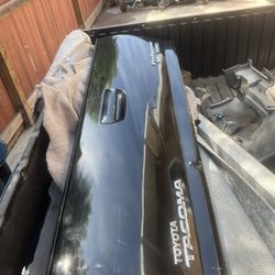 2007. Toyota Tacoma. Tail Gate.  