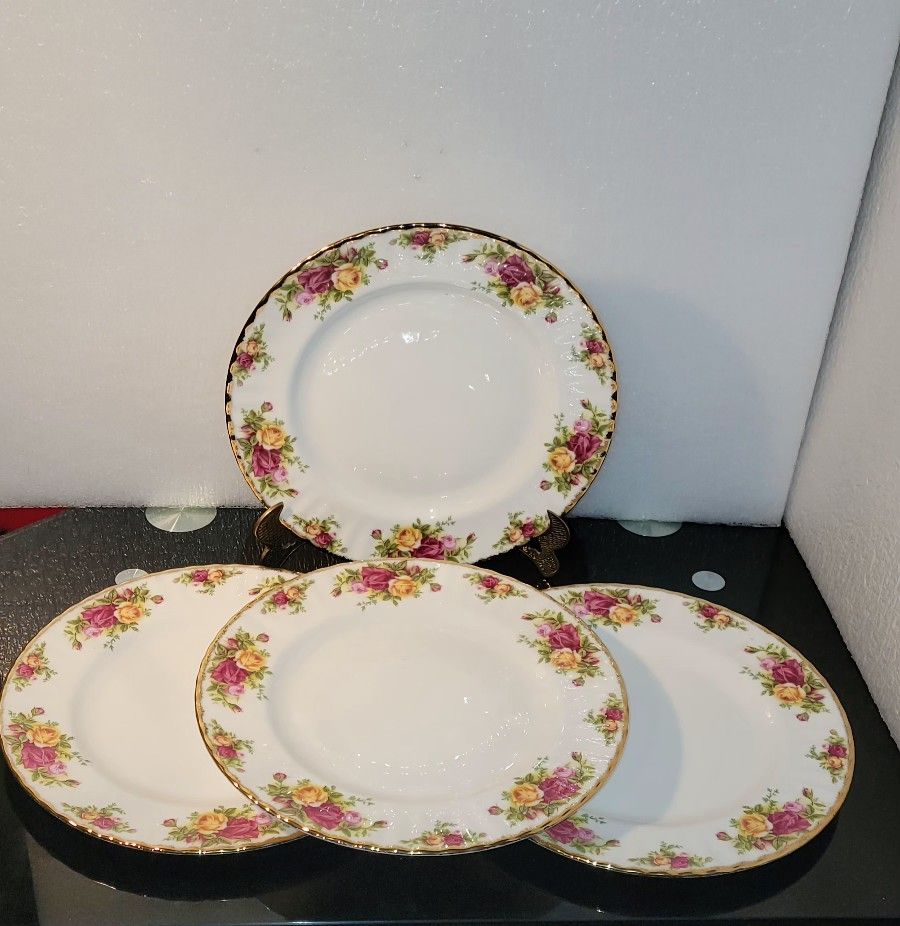 ROYAL ALBERT OLD COUNRTY ROSES 1962 STAMPED SET OF 4 DINNER PLATES