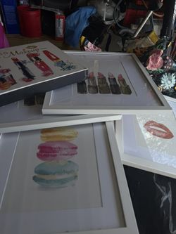Fashion Wall Frames Bundle Kisses, Lipsticks