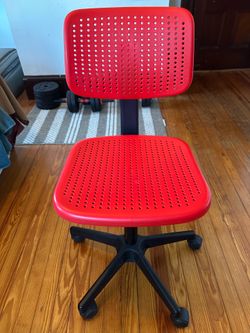 Office/computer chair red -  rolling