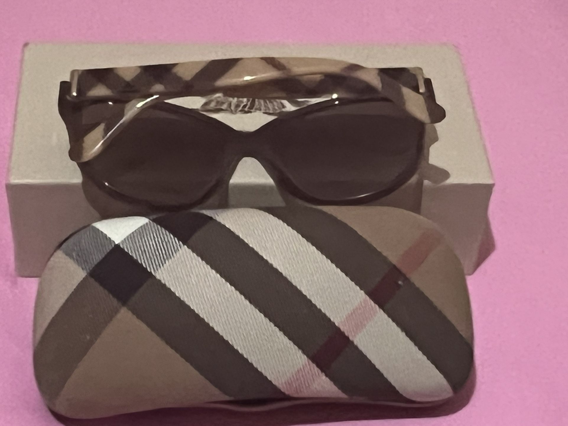 Burberry sunglasses with case (used) Burberry Sunglasses Ernest 399173 Gently Used Authentic | eBay main image 3