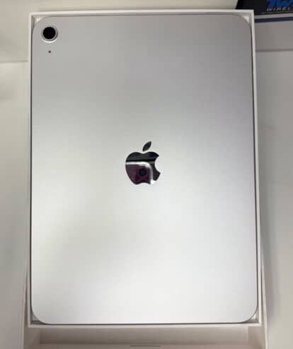 iPad 11th Gen In Box