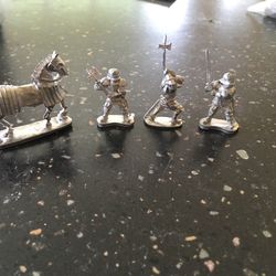 Medieval Unpainted War Figures
