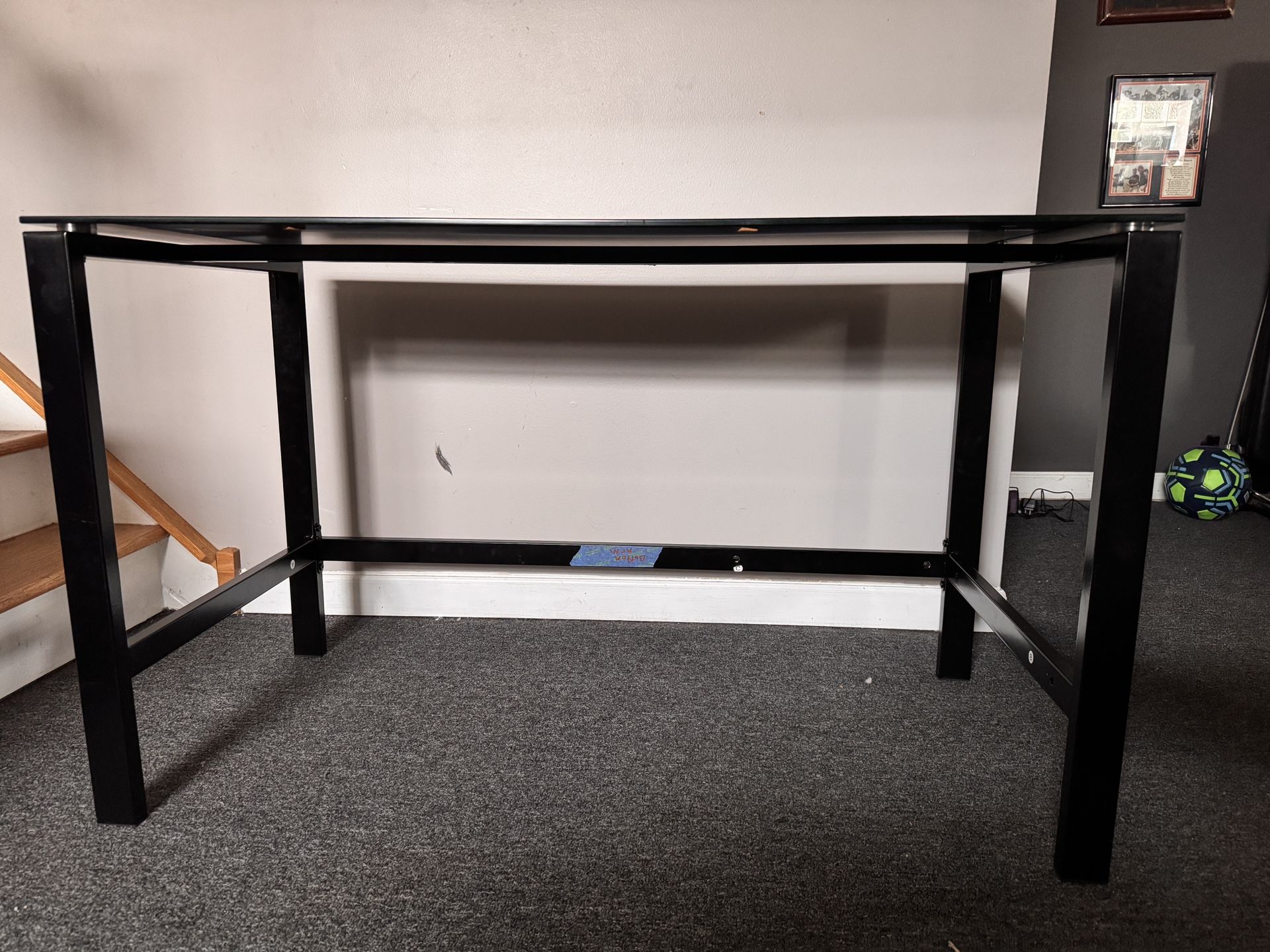 Glass desk (in black)