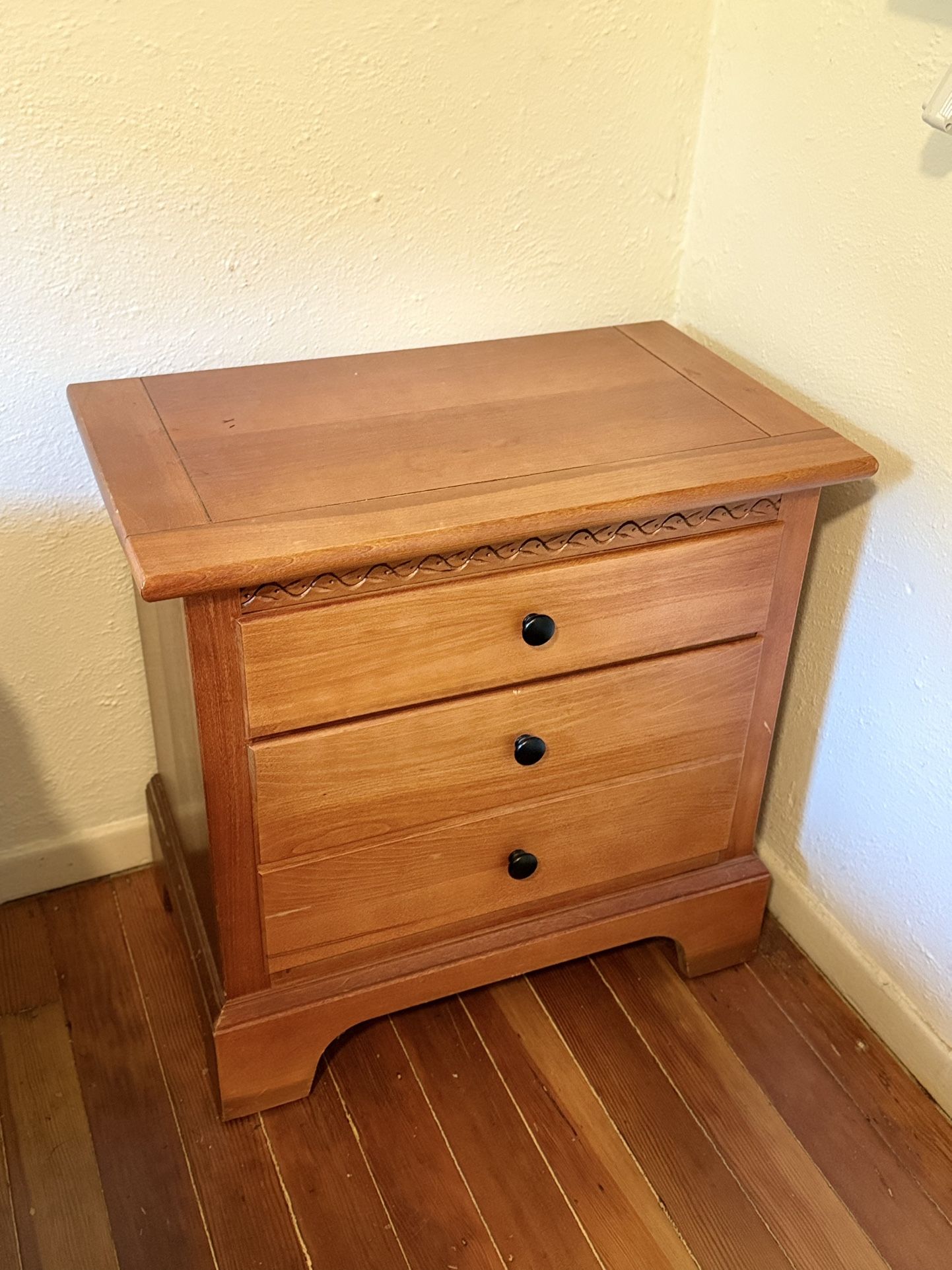 Vaughan Bassett Nightstand