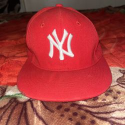 RED YANKEES HAT (GOOD CONDITION)