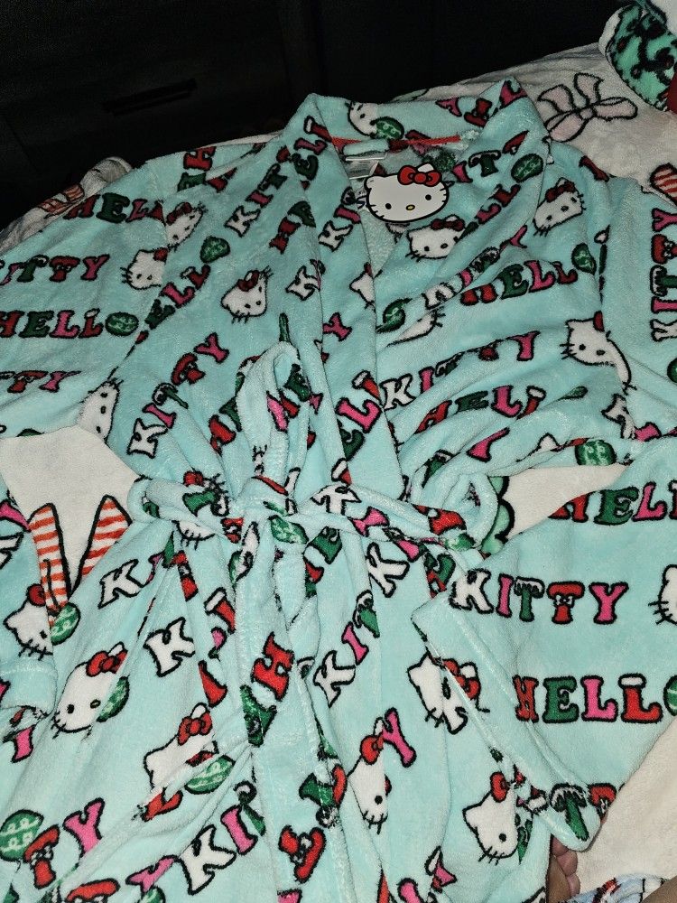 Hello Kitty Christmas Robe