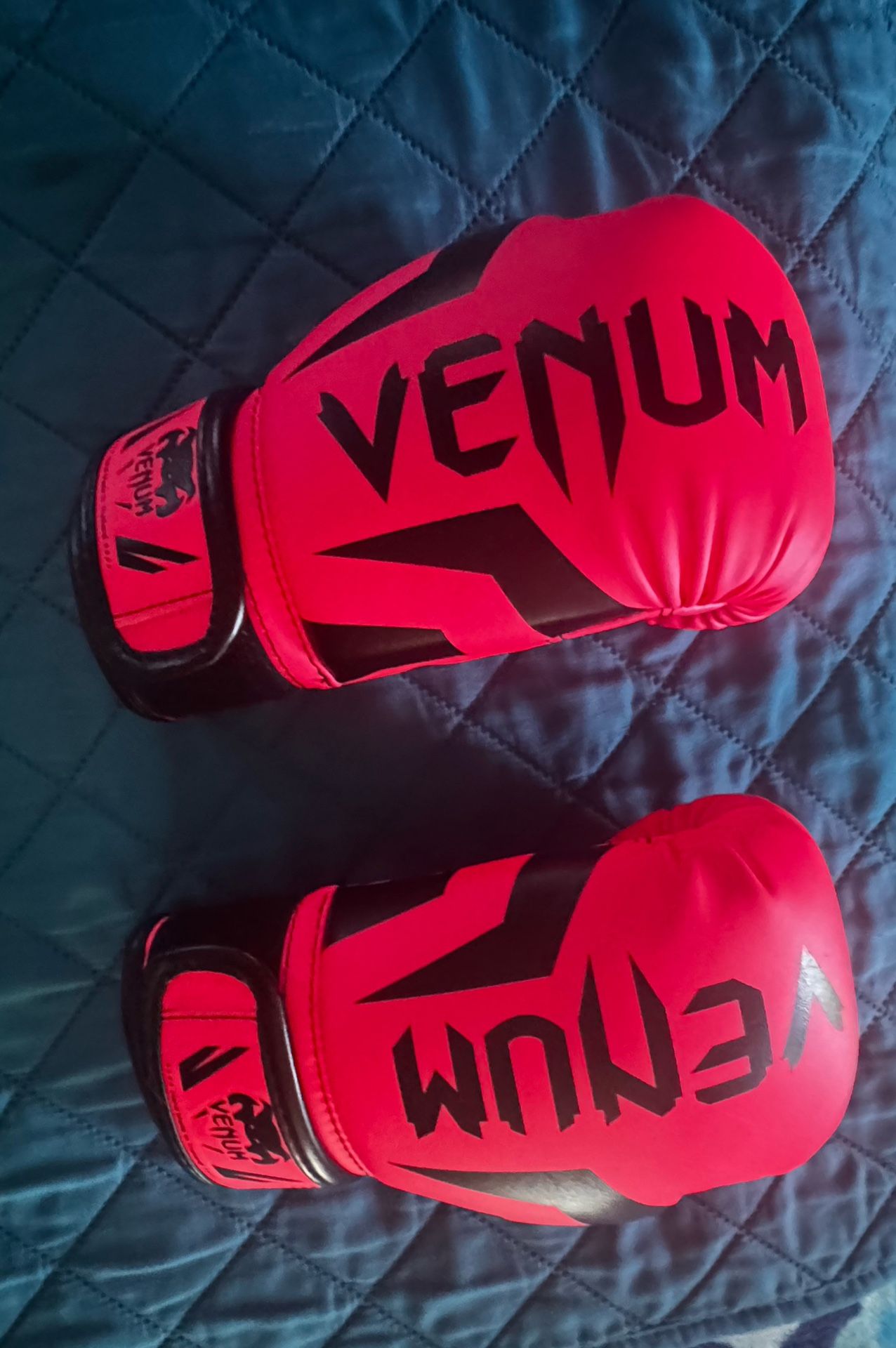 Kids Venum Boxing Gloves, Head gear (black) and Shin Guards - Pink Size M