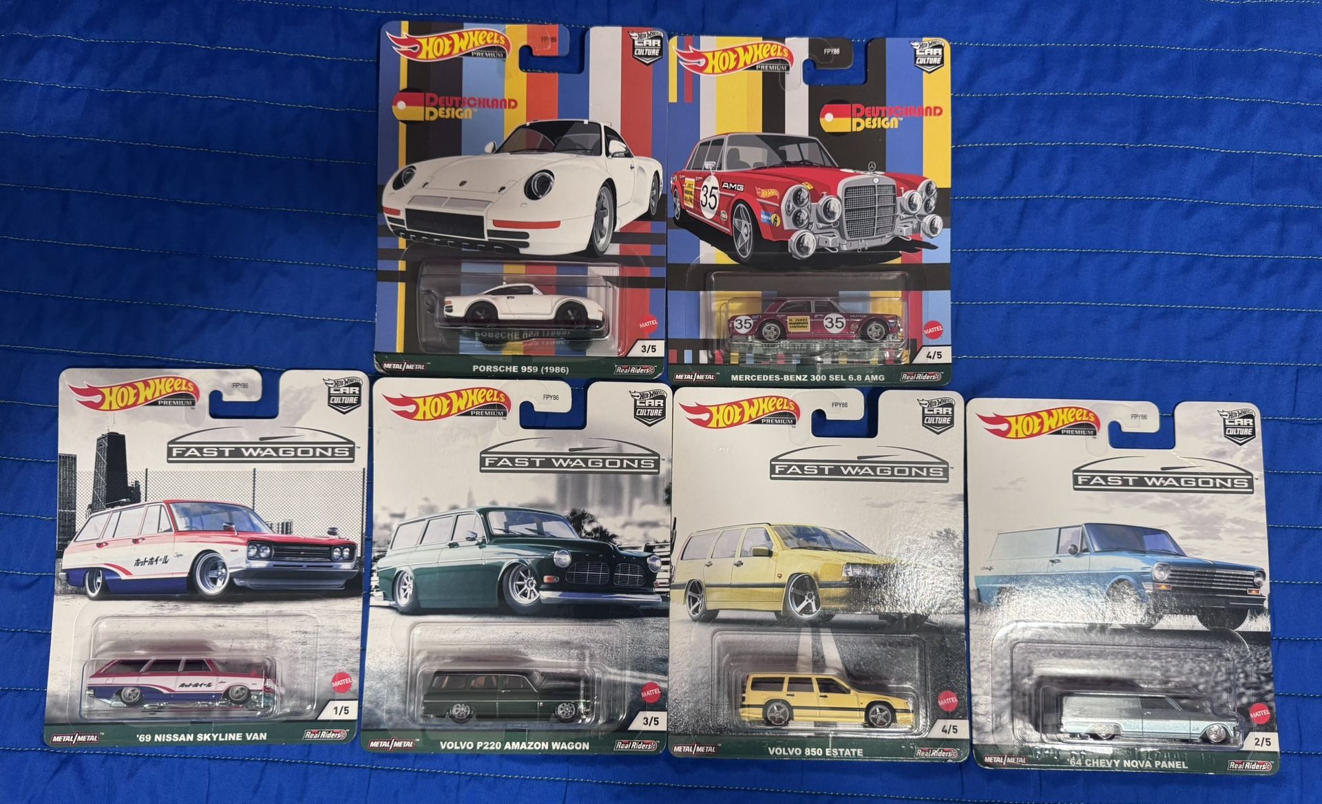 6 Hot Wheels 